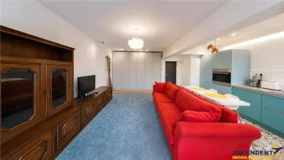 Vedere spre gradina, decomandat si renovat, Centrul Civic, Brasov - foto 5