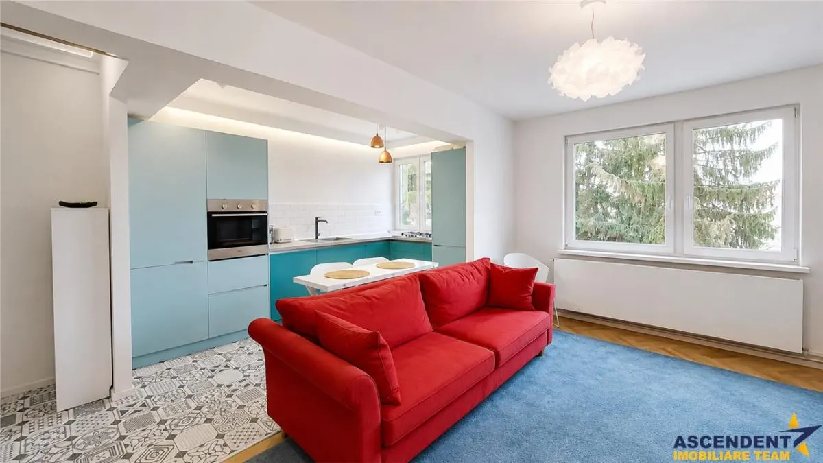 Vedere spre gradina, decomandat si renovat, Centrul Civic, Brasov - foto 9