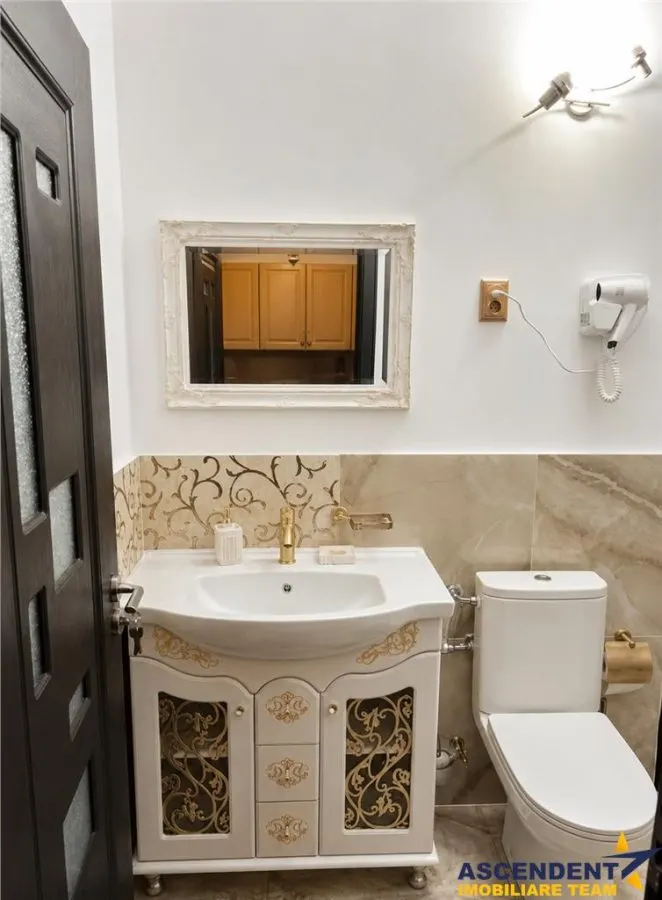 Ultracentral: Elegant nivel in vila, cu terasa, Centrul istoric, Brasov - foto 5