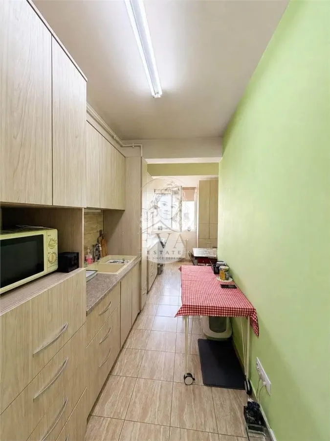 Apartament 2 camere de vanzare  64 mp - foto 2