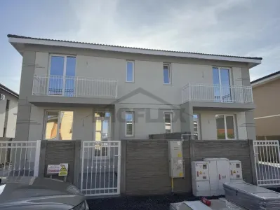Duplex in stil neoclasic de vanzare in Giroc, zona Esso Comision 0% - foto 2