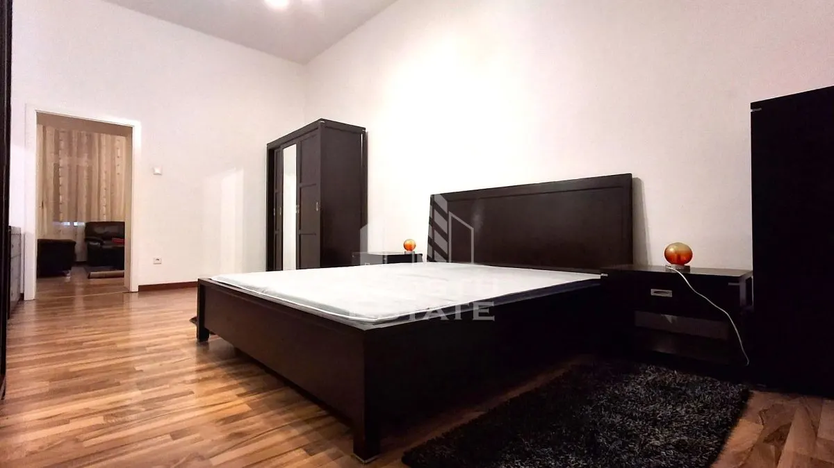 Apartament 2 camere Ultracentral Etaj 1, cu Garaj - foto 1