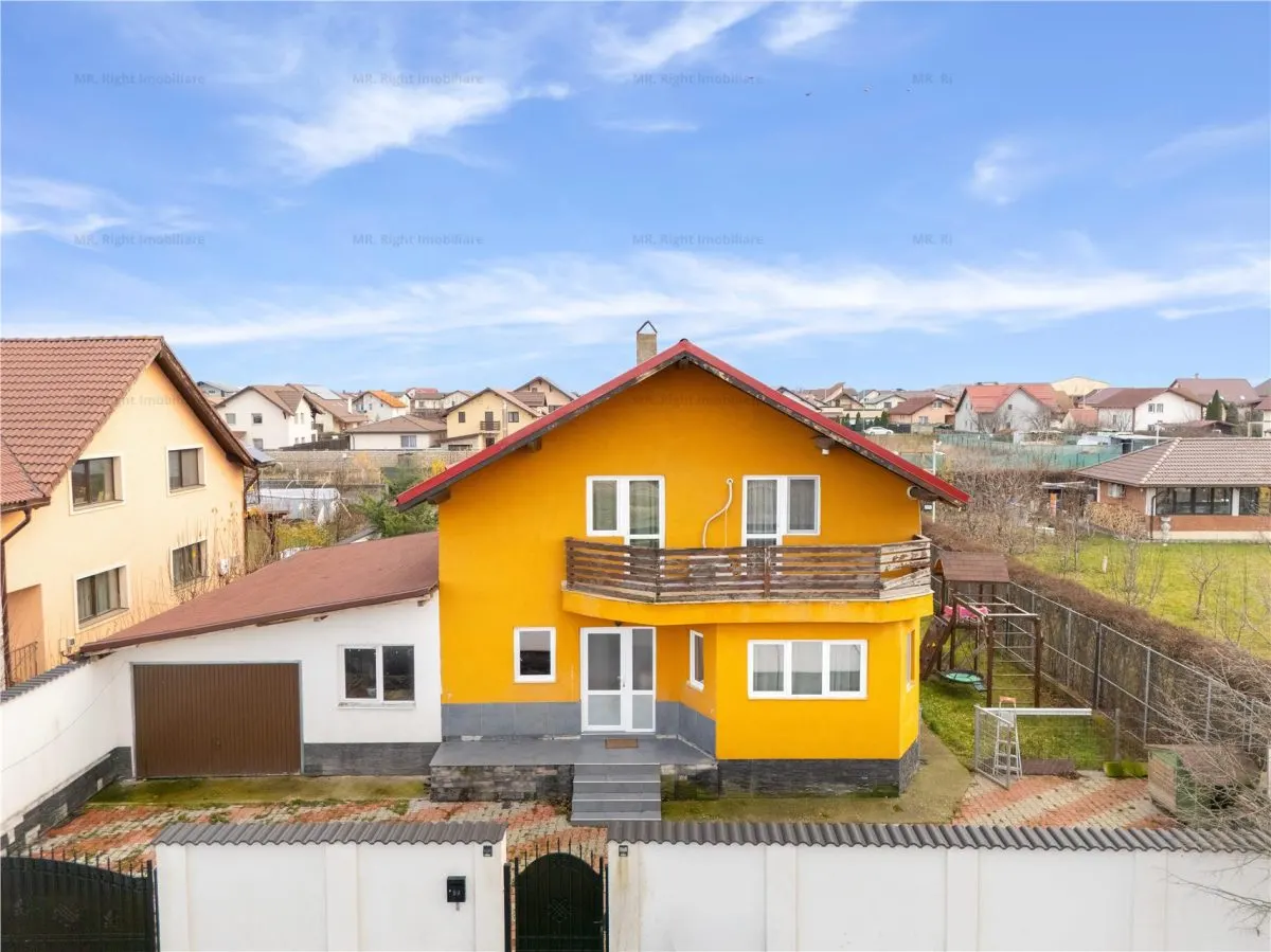 Casa individuala 4 camere cu garaj si curte | Sanpetru - foto 2