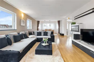 Casa individuala 4 camere cu garaj si curte | Sanpetru - foto 13