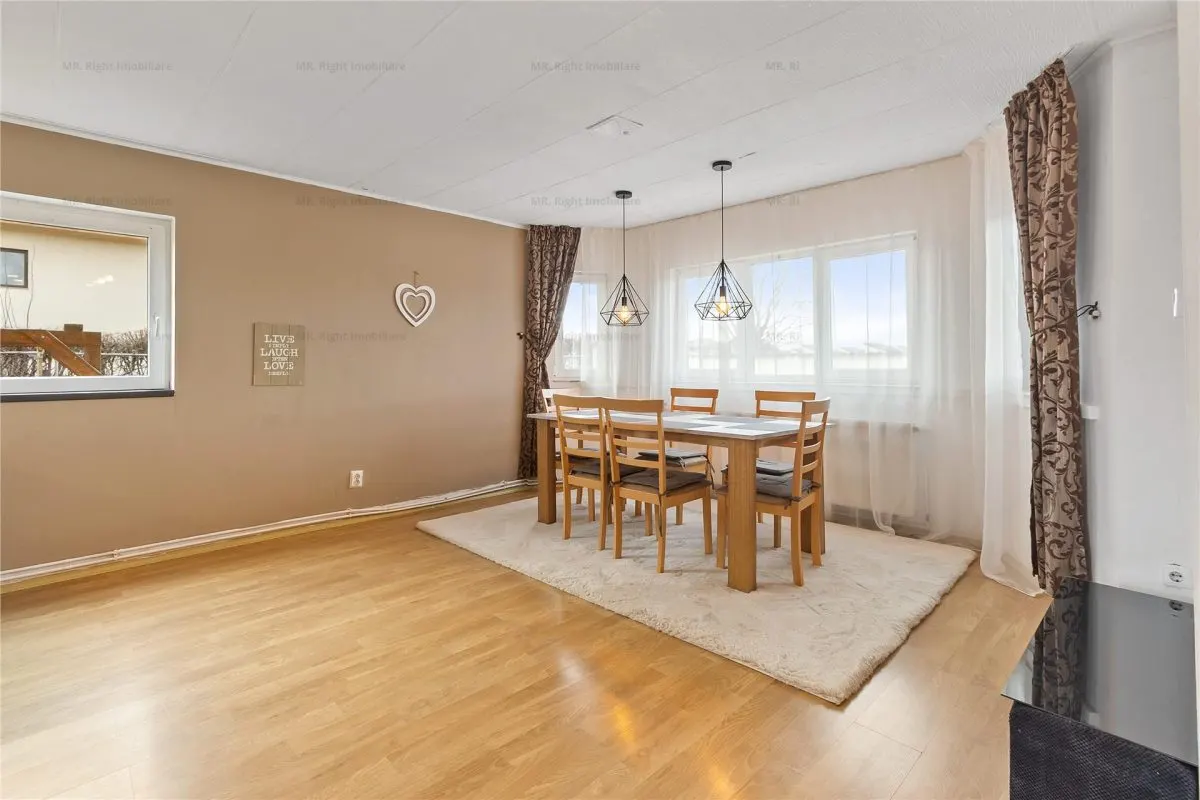 Casa individuala 4 camere cu garaj si curte | Sanpetru - foto 16