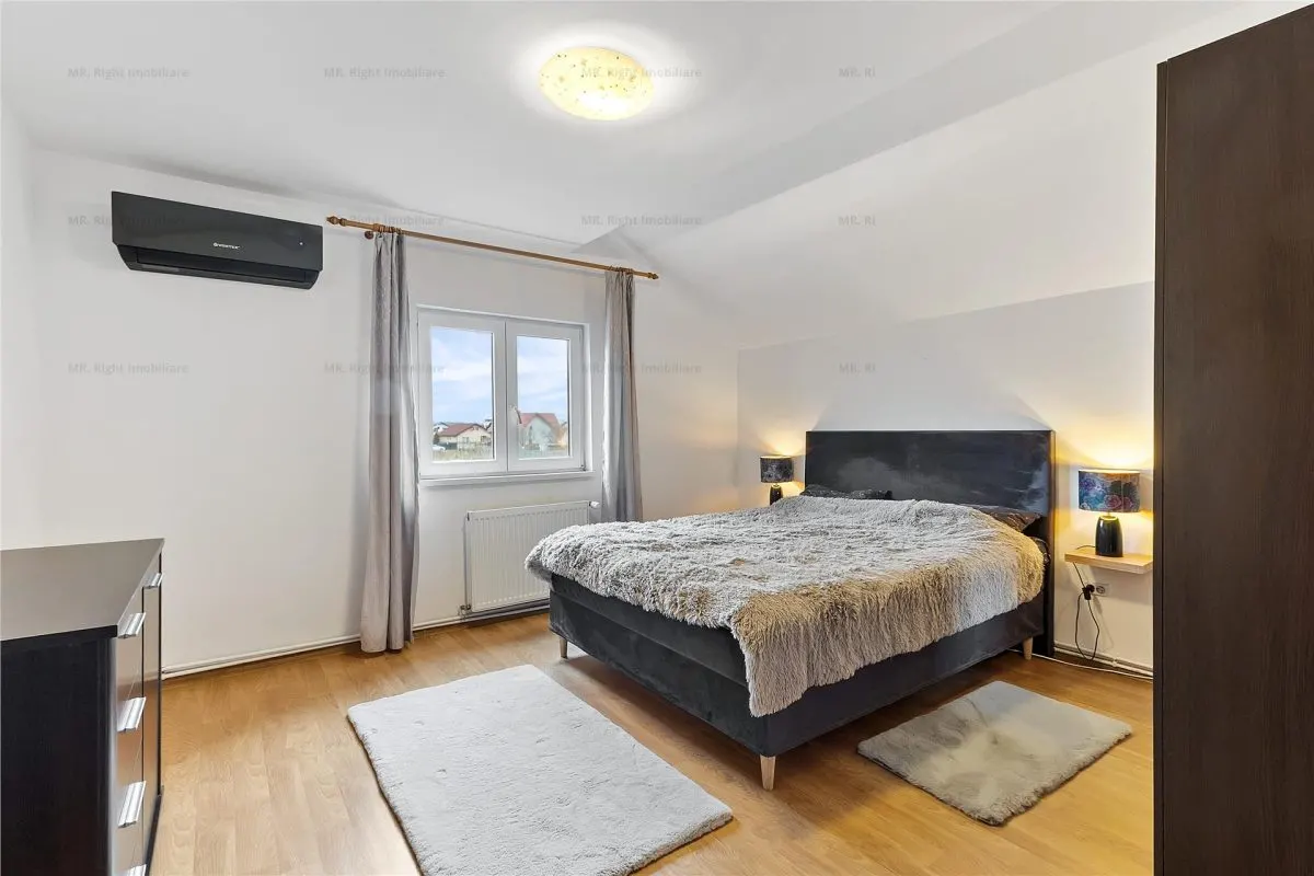 Casa individuala 4 camere cu garaj si curte | Sanpetru - foto 6