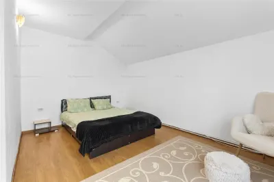 Casa individuala 4 camere cu garaj si curte | Sanpetru - foto 7