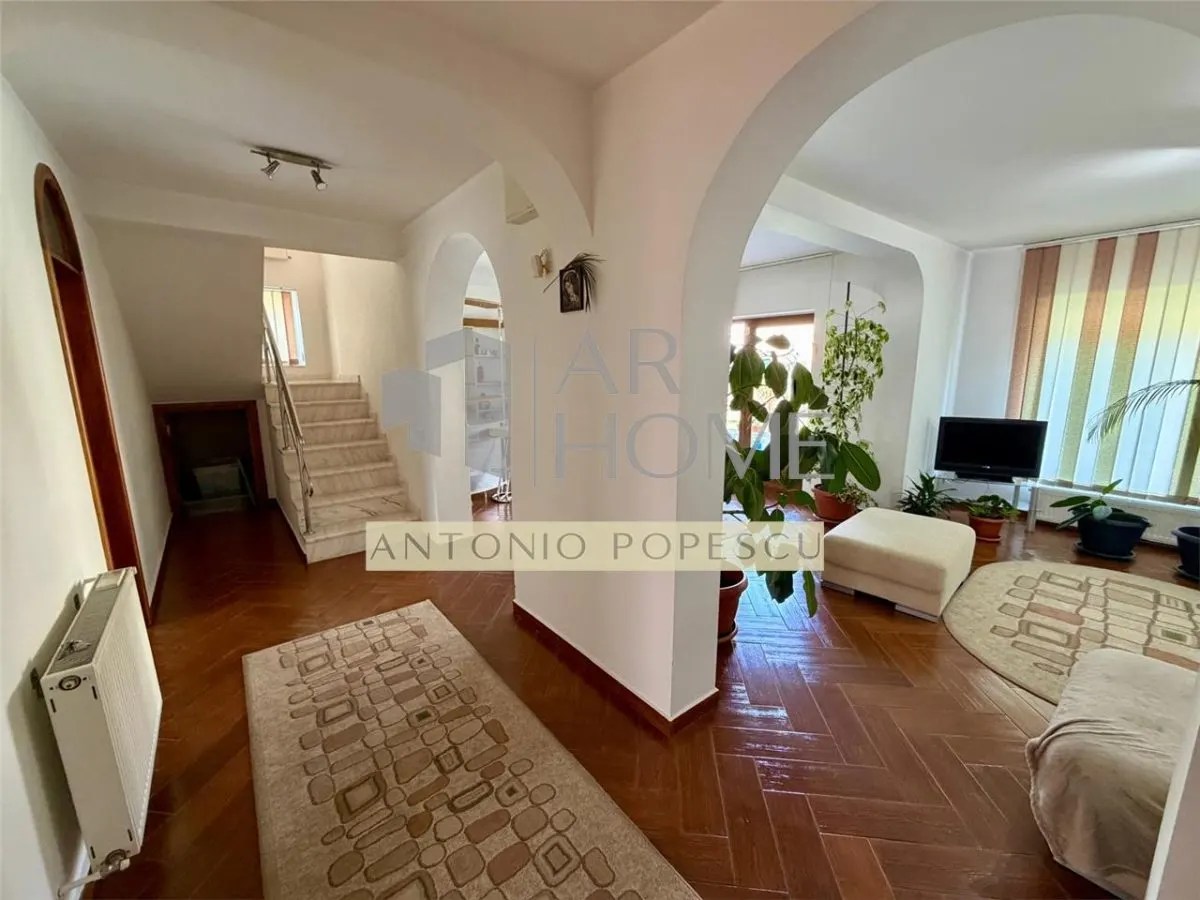 Vila 4 camere, in Ploiesti, zona Albert. - foto 9