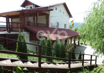 Pensiune 9 camere în Valea Mare Bratia, com. Balilești, jud. Argeș - foto 2