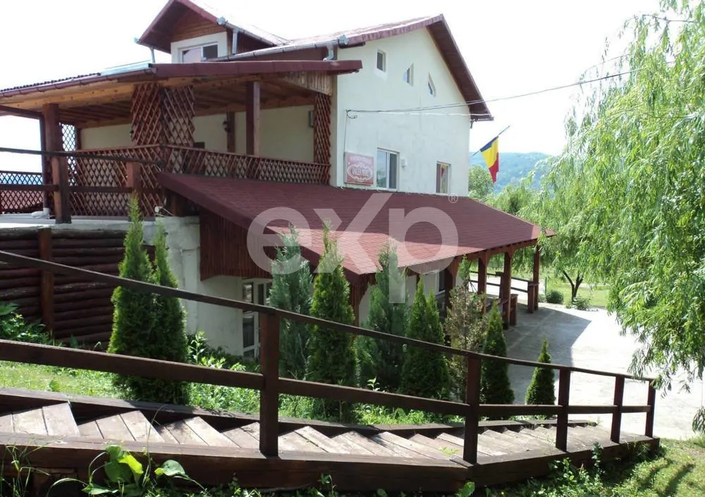 Pensiune 9 camere în Valea Mare Bratia, com. Balilești, jud. Argeș - foto 2