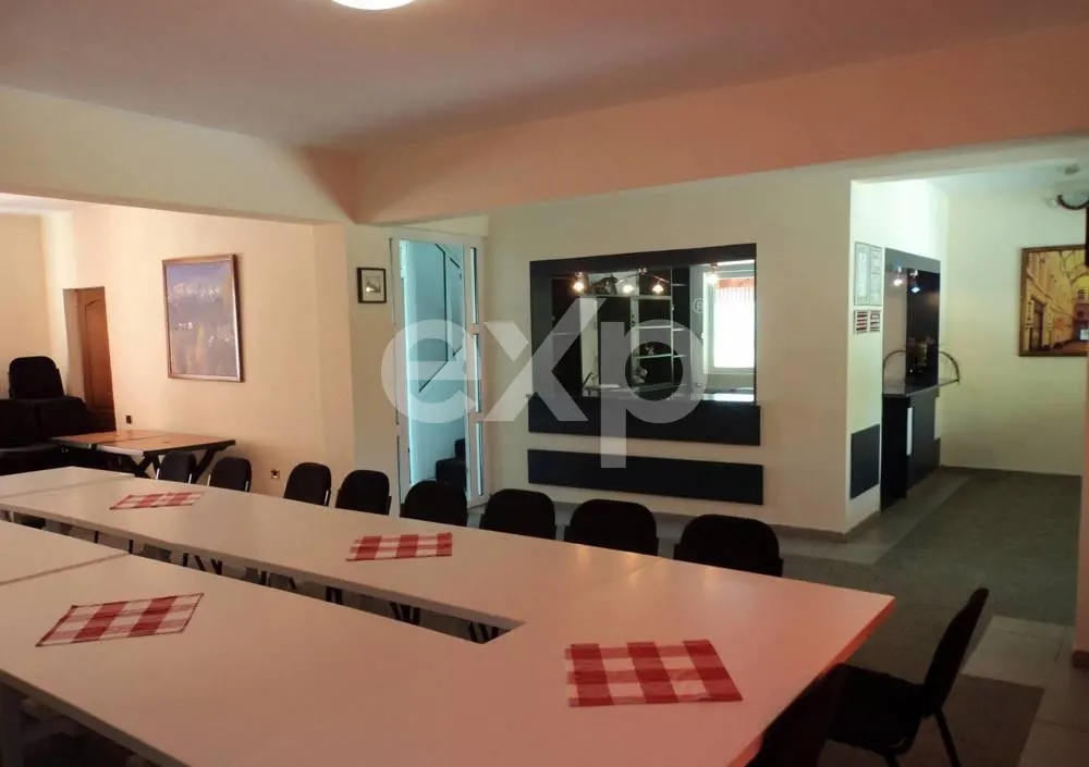 Pensiune 9 camere în Valea Mare Bratia, com. Balilești, jud. Argeș - foto 3