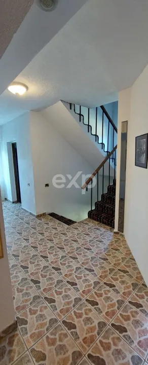 Pensiune 9 camere în Valea Mare Bratia, com. Balilești, jud. Argeș - foto 5