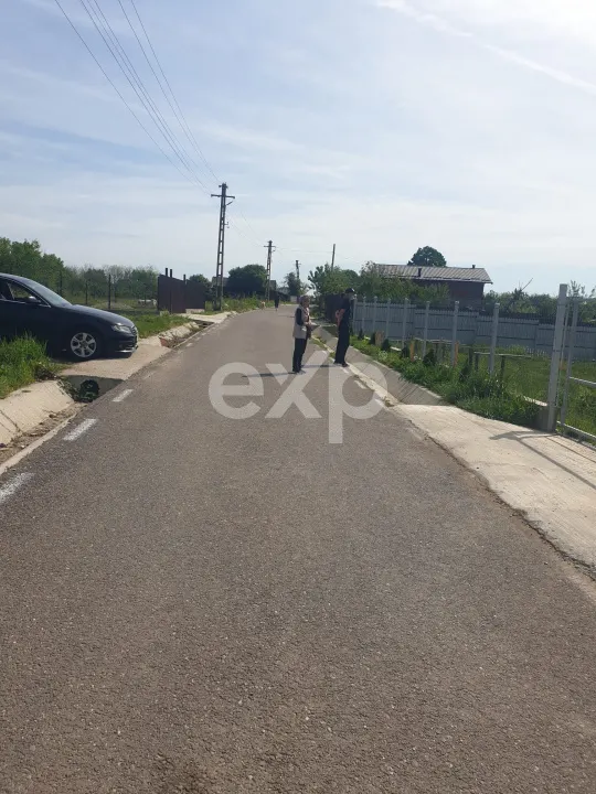 Teren de vânzare în Babana, zona Grosi - foto 1