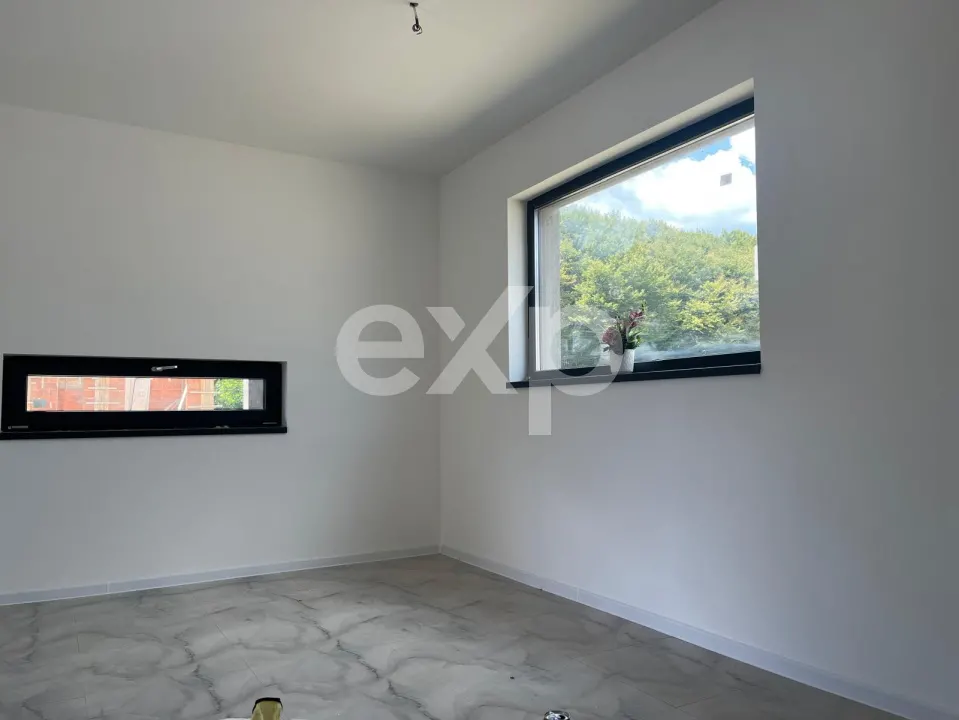 Casă parter cu 3 camere, curte generoasă și liniște deplină – natură și confort - foto 11