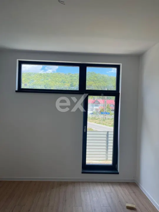 Casă parter cu 3 camere, curte generoasă și liniște deplină – natură și confort - foto 13