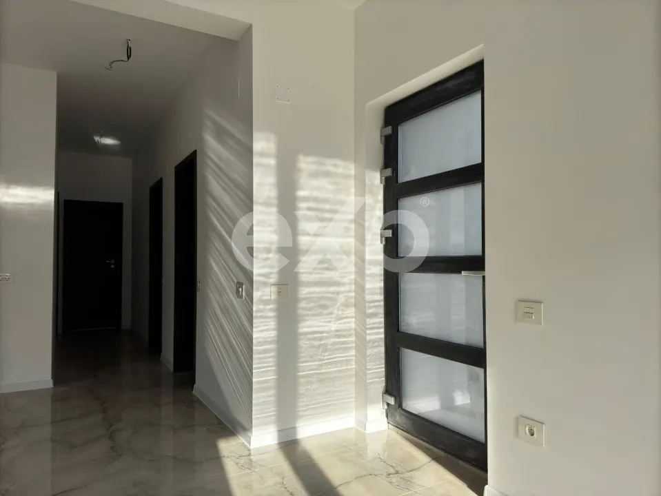 Casă parter cu 3 camere, curte generoasă și liniște deplină – natură și confort - foto 3