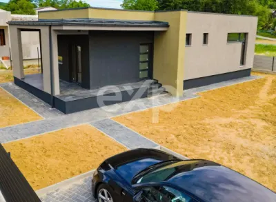 Casă parter cu 3 camere, curte generoasă și liniște deplină – natură și confort - foto 9