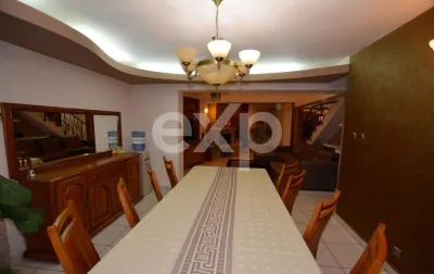 Vilă Exclusivistă cu Terasă și Curte Generoasă în Găvana, Pitești - foto 3