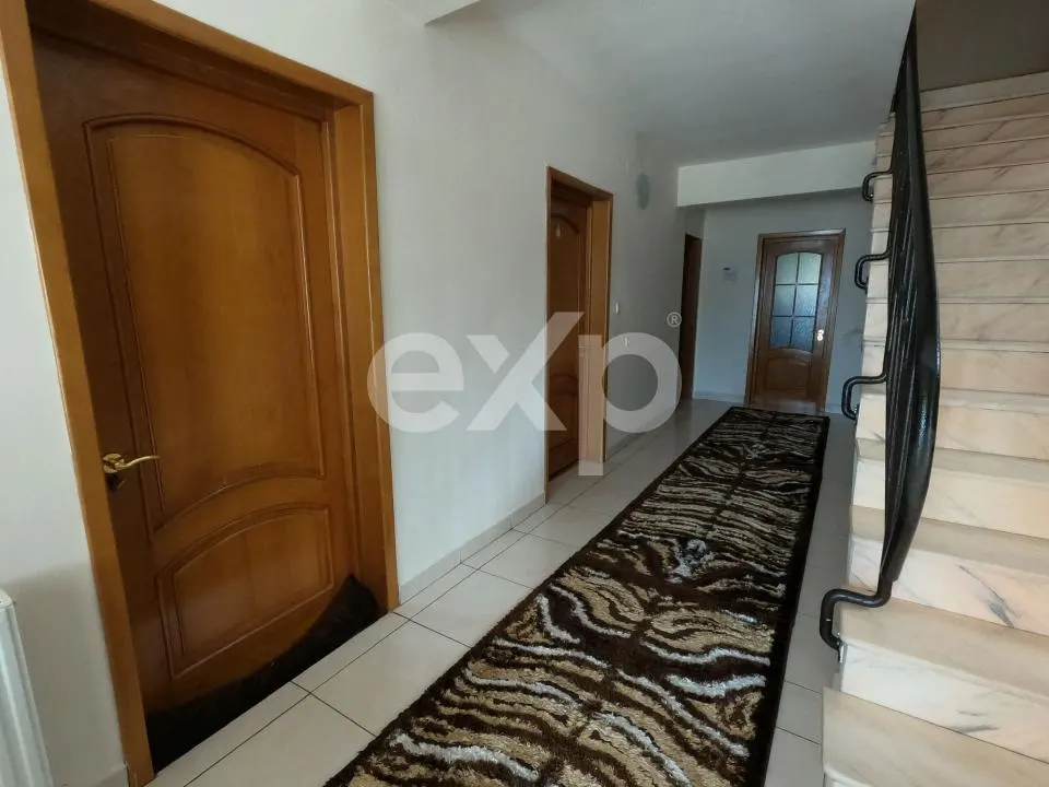 Vilă Exclusivistă cu Terasă și Curte Generoasă în Găvana, Pitești - foto 23