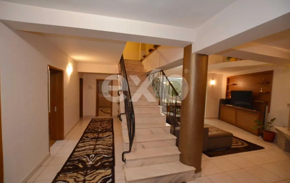 Vilă Exclusivistă cu Terasă și Curte Generoasă în Găvana, Pitești - foto 4