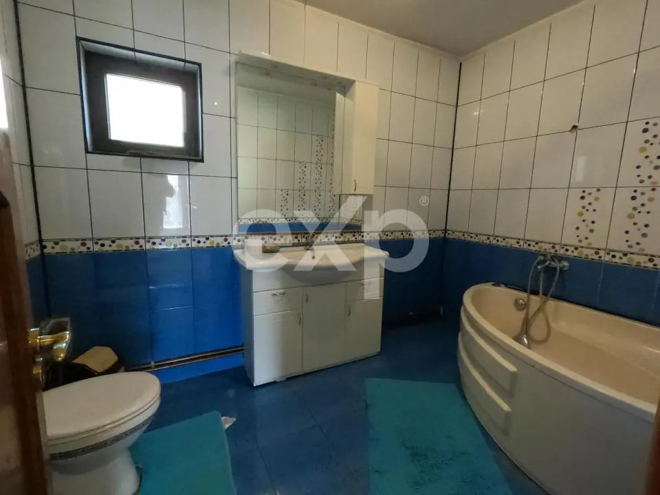 Vilă Exclusivistă cu Terasă și Curte Generoasă în Găvana, Pitești - foto 8