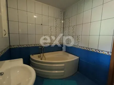 Vilă Exclusivistă cu Terasă și Curte Generoasă în Găvana, Pitești - foto 9