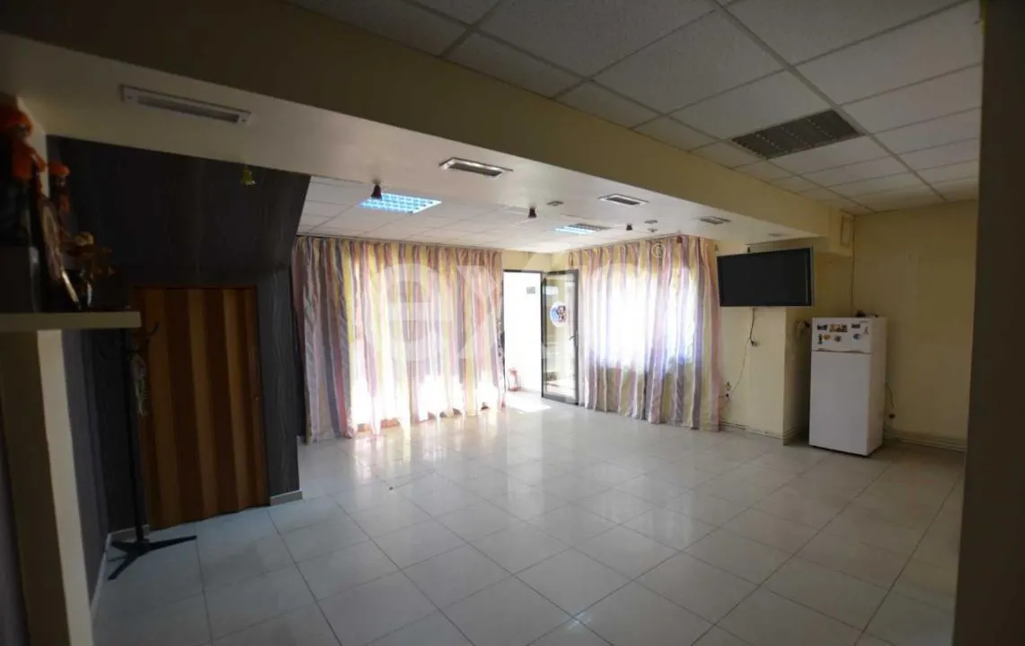 Spațiu Generos și Modern în Cartierul Găvana – Confort și Posibilități Nelimitat - foto 5