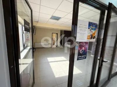 Spațiu Generos și Modern în Cartierul Găvana – Confort și Posibilități Nelimitat - foto 9