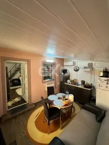Teren 445 cu fundatie de casa mare + o Casuta locuibila moderna de 2 camere - foto 2
