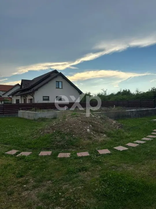 Teren 445 cu fundatie de casa mare + o Casuta locuibila moderna de 2 camere - foto 19
