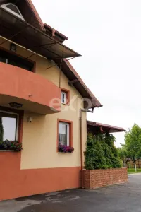 Bascov | Casă individuală spațioasă | Teren 937 mp - foto 3