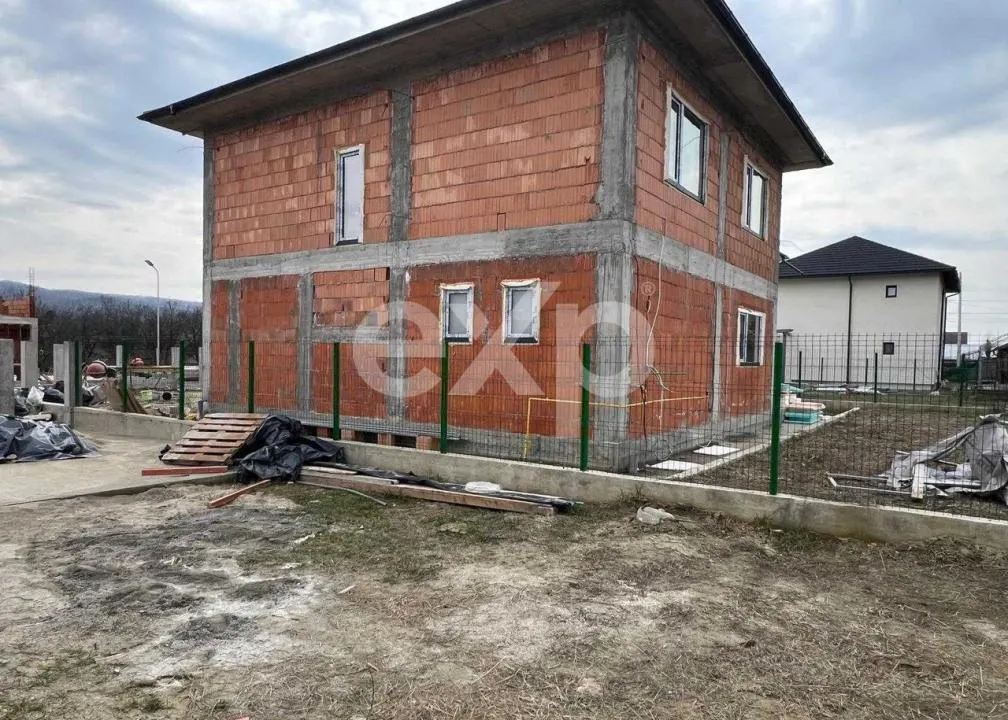 Case 4 camere + mansardă | 130 mp utili | teren 460 mp | Curtea de Argeș - foto 3