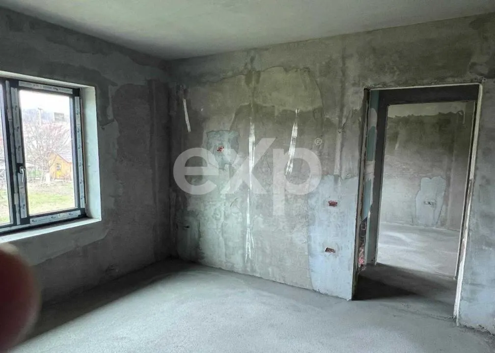 Case 4 camere + mansardă | 130 mp utili | teren 460 mp | Curtea de Argeș - foto 4