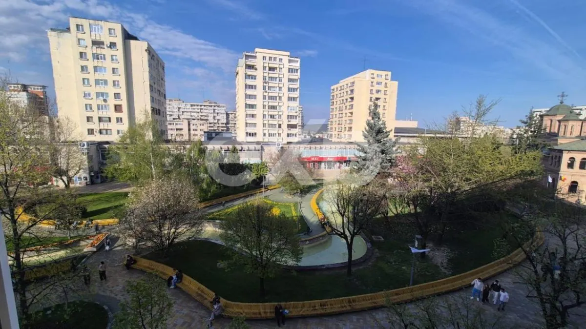 Apartament 3 camere – ultracentral Pitești | renovat complet | parcare inclusa - foto 1