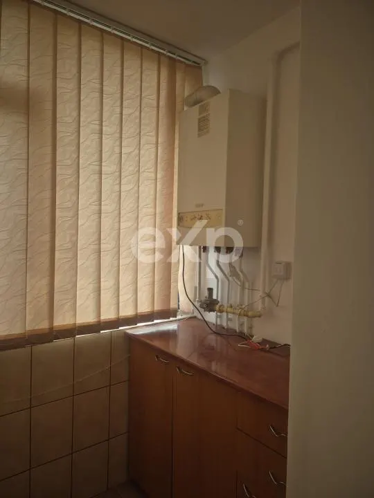 De închiriat apartament 3 camere in Pitești Popa Sapca - foto 1