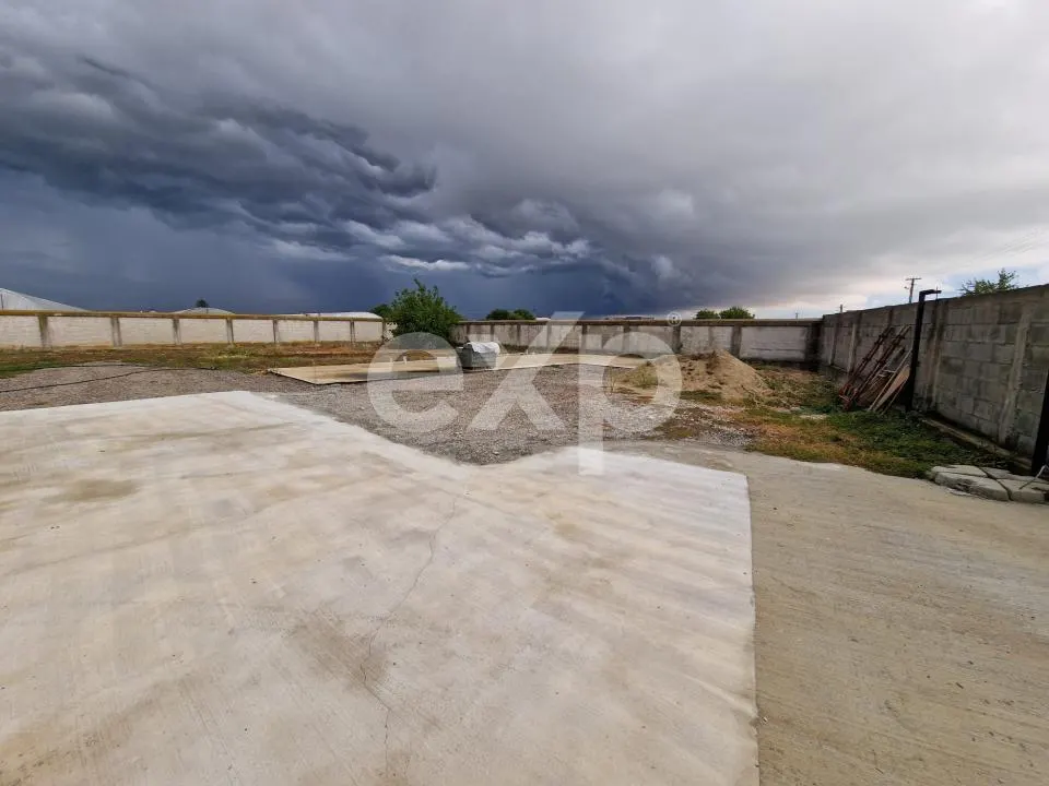 Teren de vanzare  intravilan 700 mp + 800mp livada  Racovița (DB) - foto 1