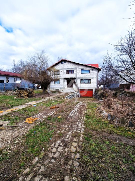 Casa de vanzare S+P+M , Teiș – la 5 minute de Târgoviște - Teis