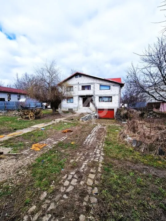 Casa de vanzare S+P+M , Teiș – la 5 minute de Târgoviște - foto 1