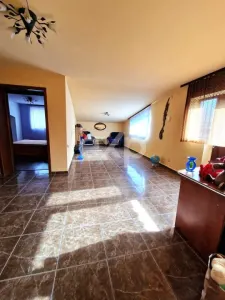 Casa de vanzare S+P+M , Teiș – la 5 minute de Târgoviște - foto 8