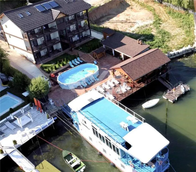Pensiunea Mustăciosul Dunării și Hotel Plutitor pe Clisura Dunarii - foto 1