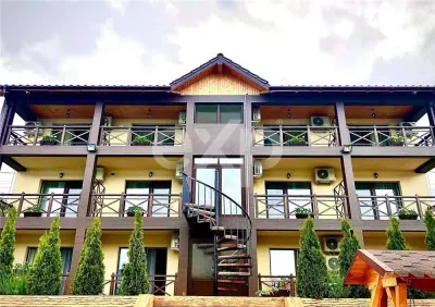 Pensiunea Mustăciosul Dunării și Hotel Plutitor pe Clisura Dunarii - foto 2