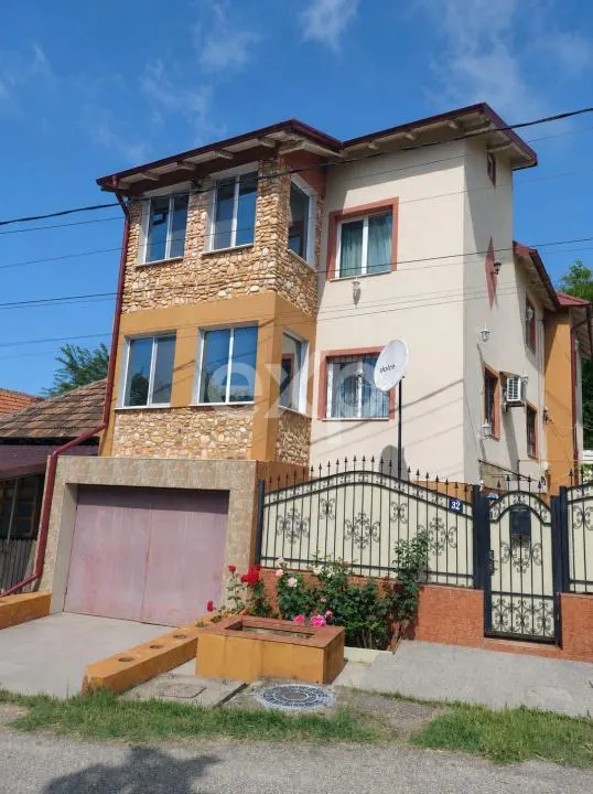 Stefanesti | Proprietate cu doua imobile | Teren 3.297 mp | La 4 km de Pitesti - foto 2
