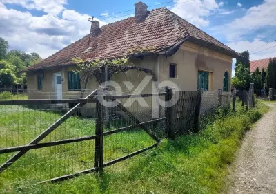 Casă cu 4 camere și teren generos de 940 mp – Stâlpeni - Cotoreni - foto 2