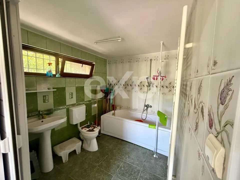 Vilă spațioasă cu teren de 1.008 mp în Ștefănești, Argeș | D+P+E+M - foto 9