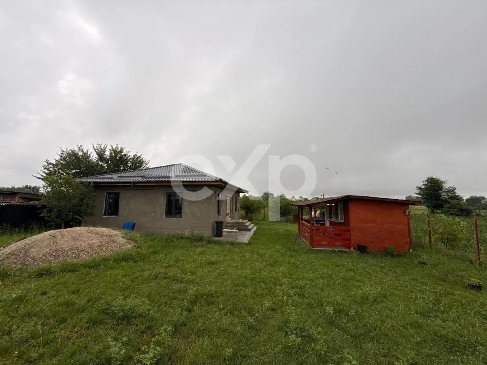 Casă semifinisată | Buzoiești | Teren generos 2.900 mp - foto 1
