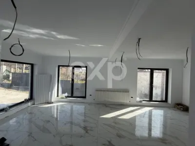 Casă modernă de vânzare în Curtea de Argeș – teren 1.000 mp, finisată la cheie - foto 6
