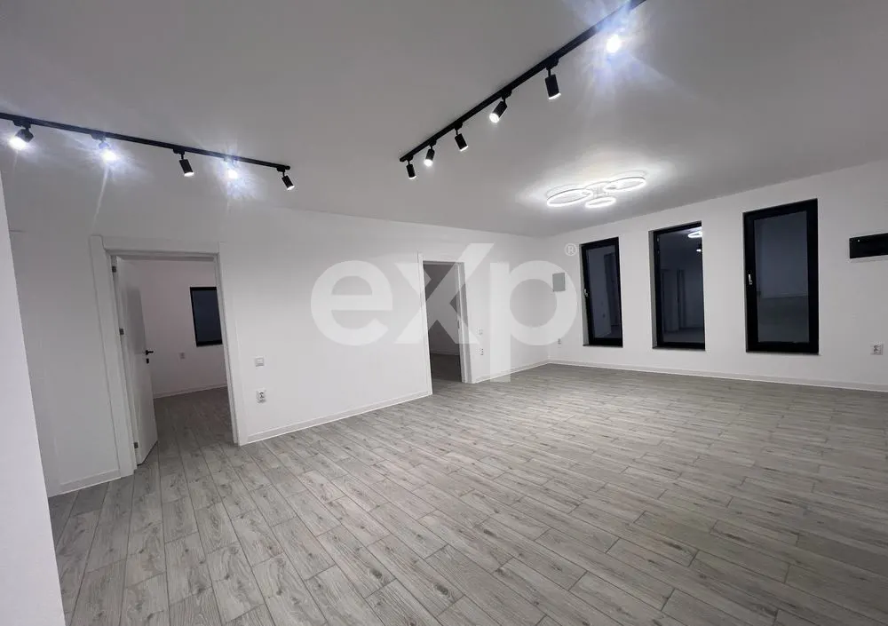 Casă parter 4 camere, la cheie, teren 400 mp, zonă centrală Bradu - foto 10