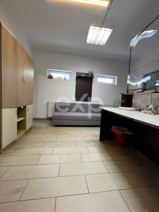 Casă P+M cu birouri amenajate și teren 5.423 mp pentru firmă și locuit acces A1 - foto 3