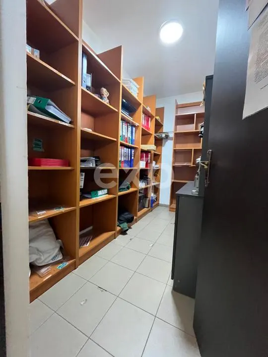 Casă P+M cu birouri amenajate și teren 5.423 mp pentru firmă și locuit acces A1 - foto 7
