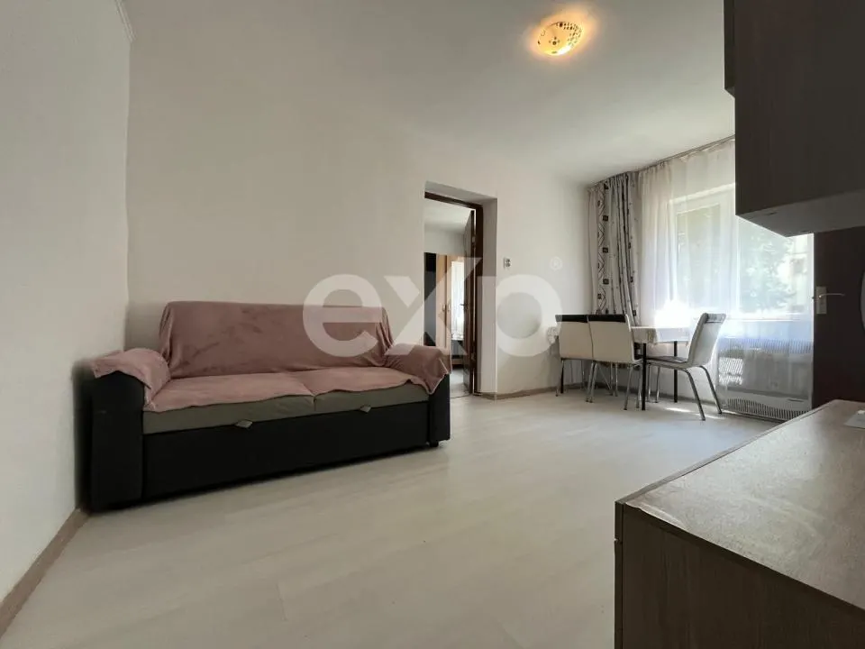 Vanzare 2 camere mobilat si utilat modern parter central Gaesti - foto 2